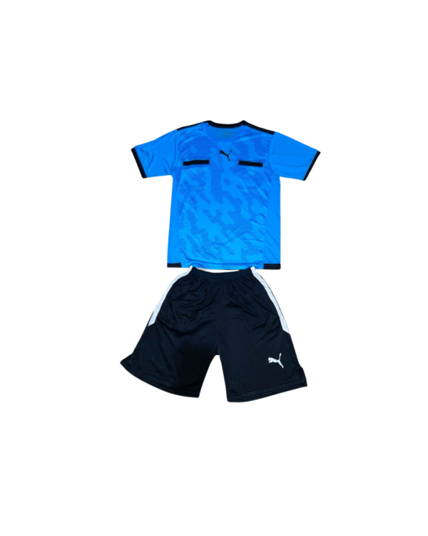 Tenue d'arbitre de football